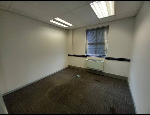 559M² OFFICE TO LET IN BRYANSTON